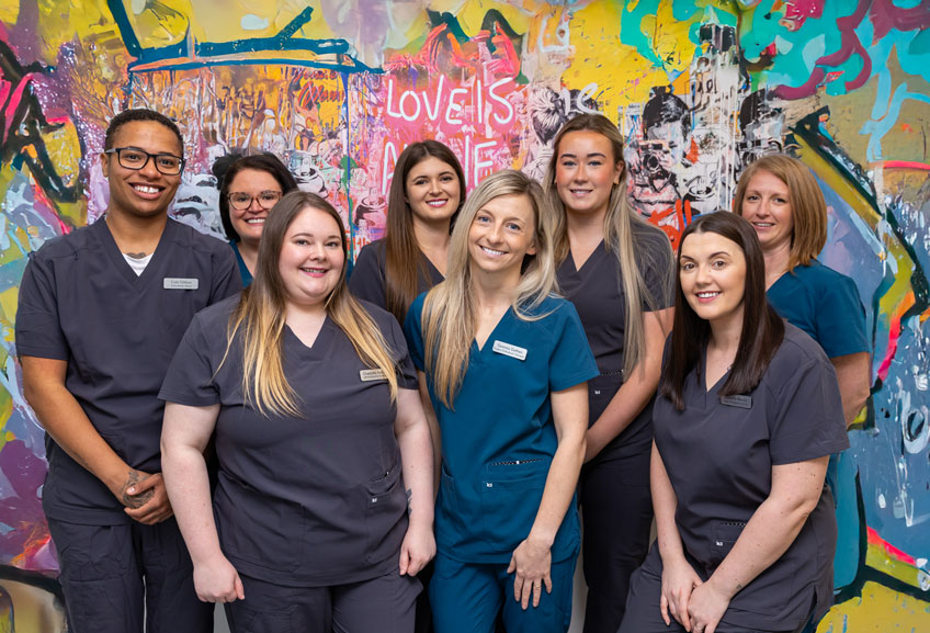 We are looking for friendly professionals to join our team!